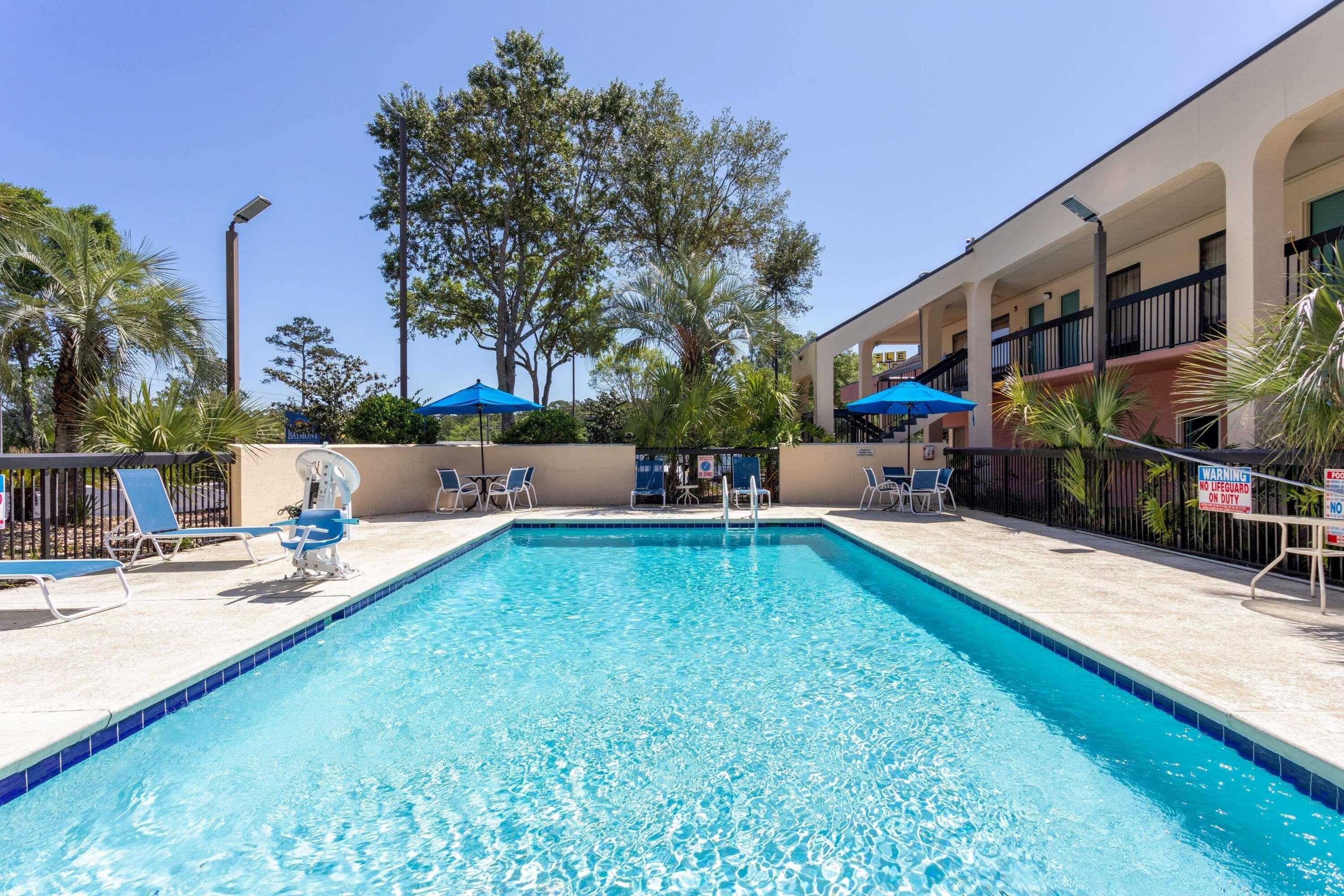 Baymont By Wyndham Tallahassee Extérieur photo