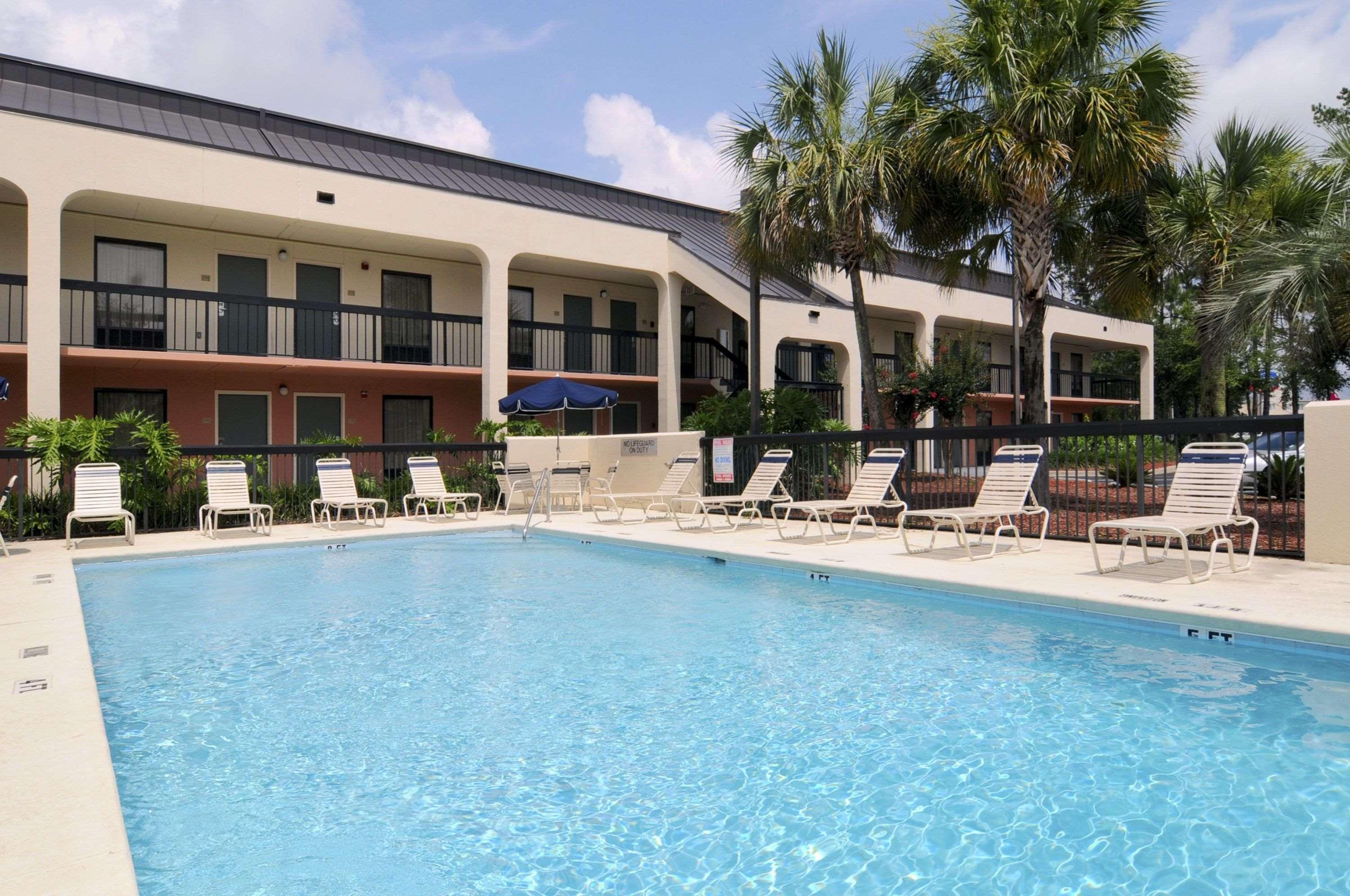 Baymont By Wyndham Tallahassee Extérieur photo