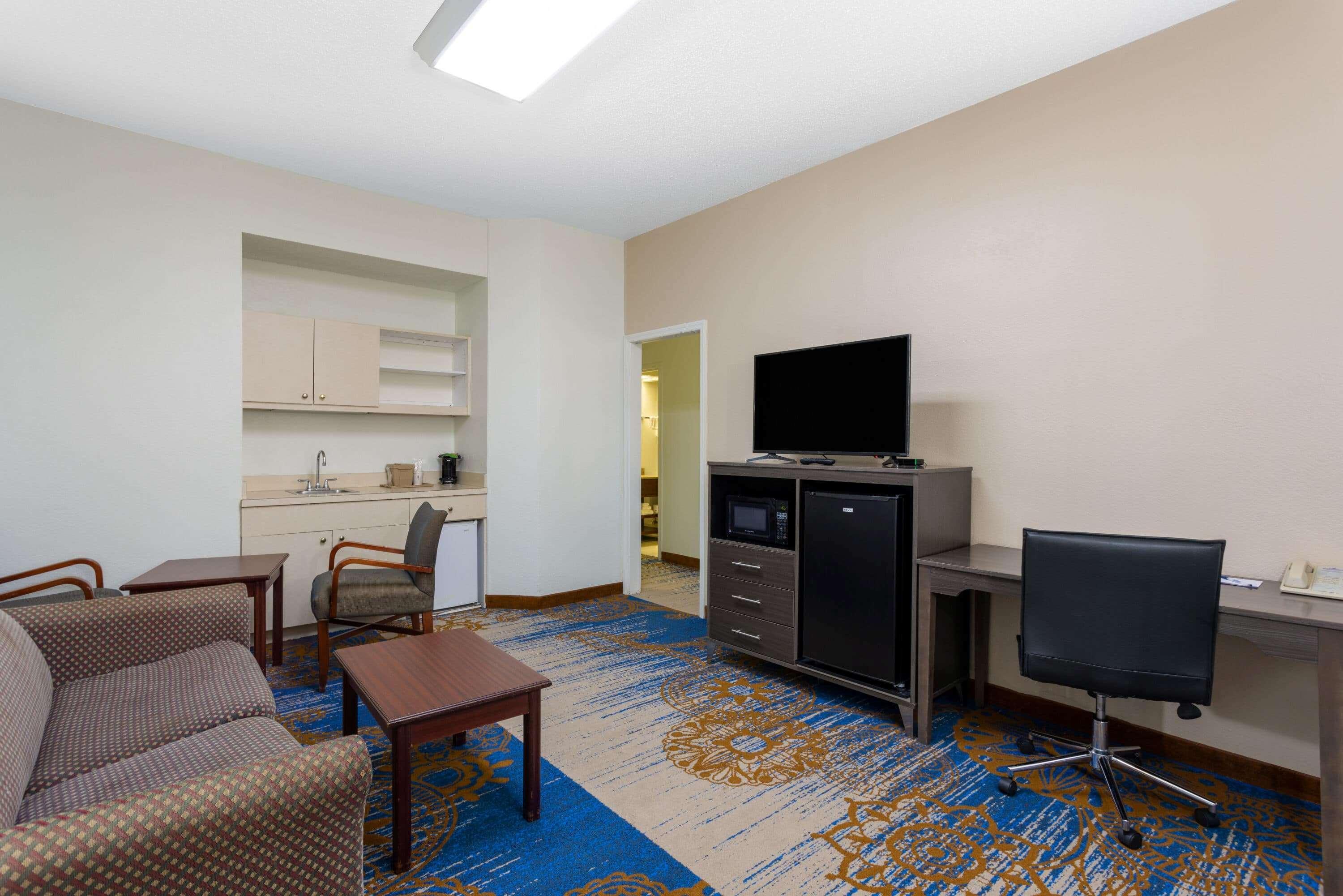 Baymont By Wyndham Tallahassee Extérieur photo