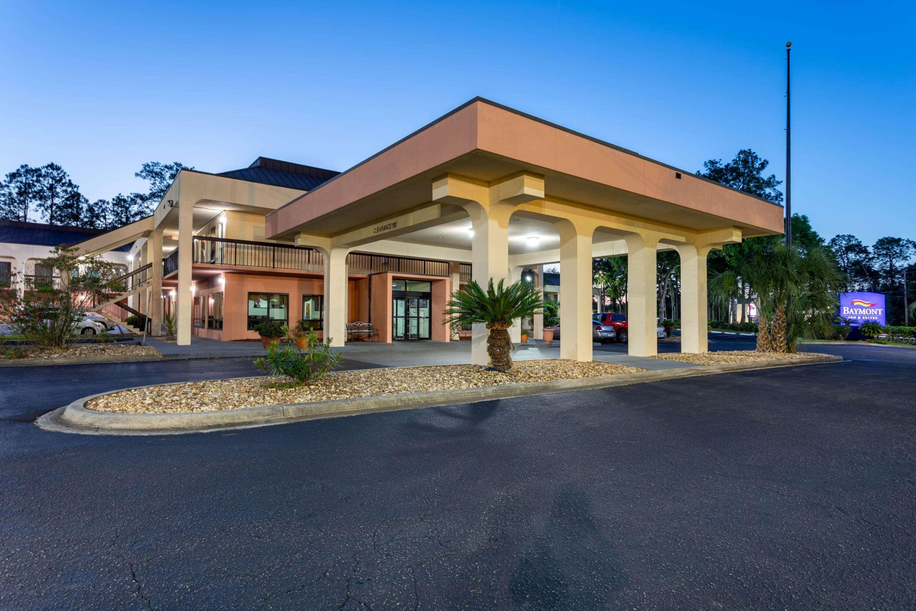 Baymont By Wyndham Tallahassee Extérieur photo