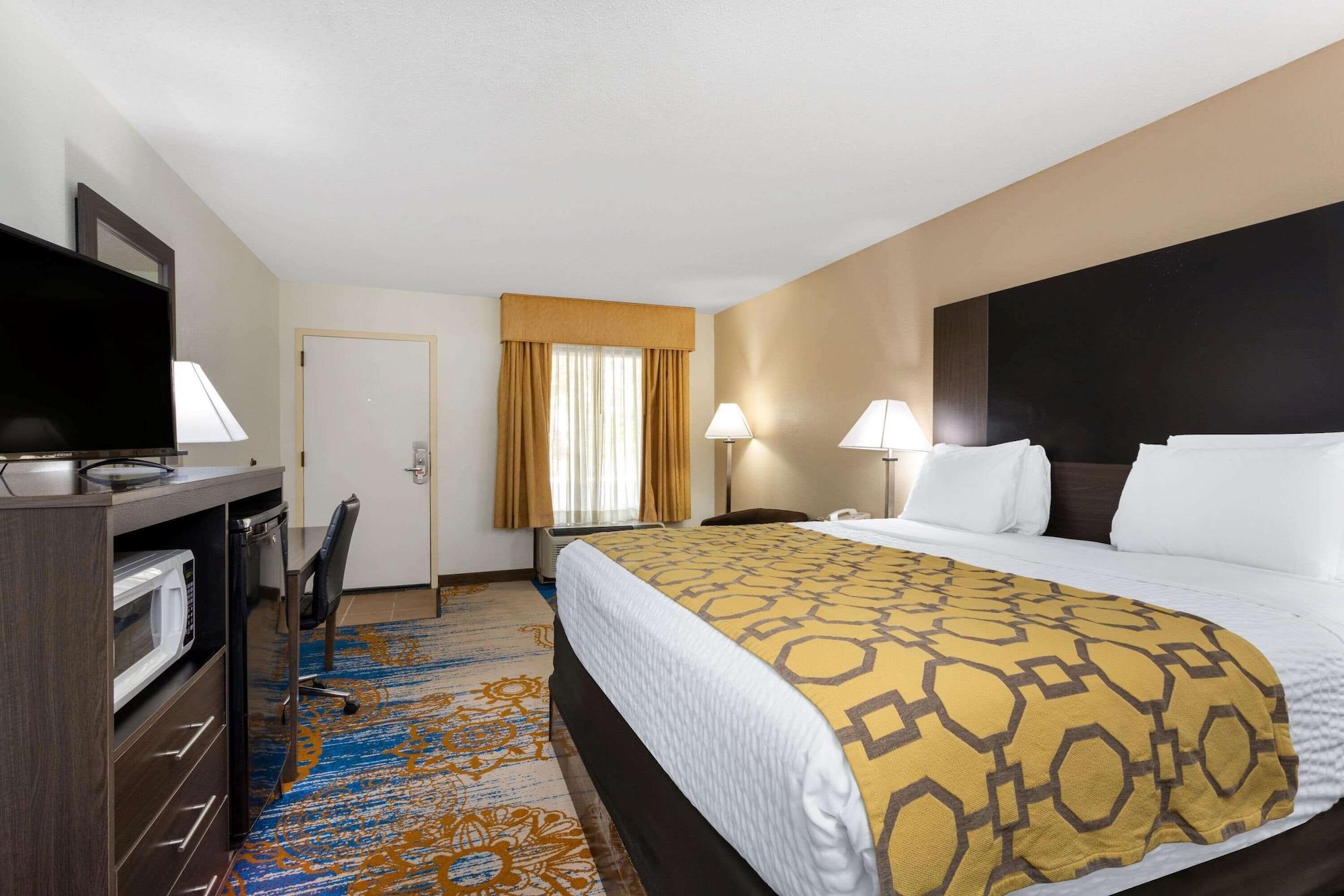 Baymont By Wyndham Tallahassee Extérieur photo