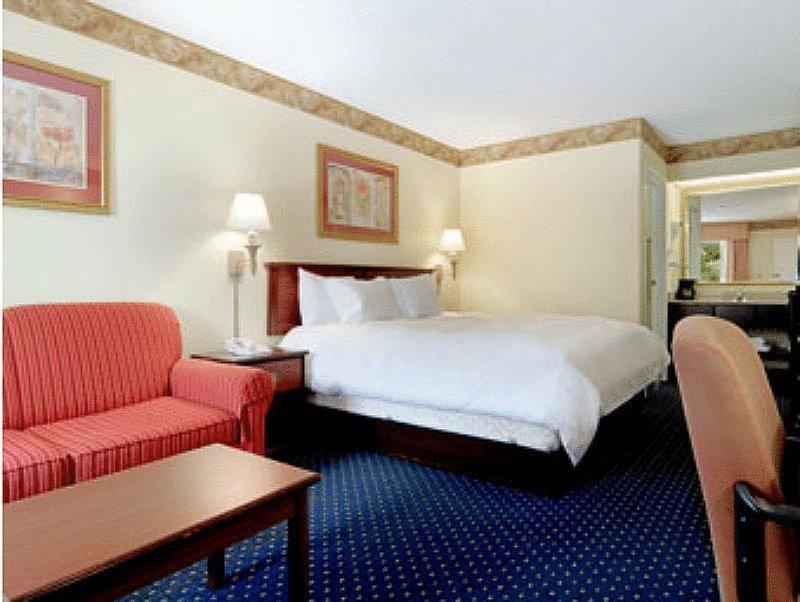Baymont By Wyndham Tallahassee Extérieur photo