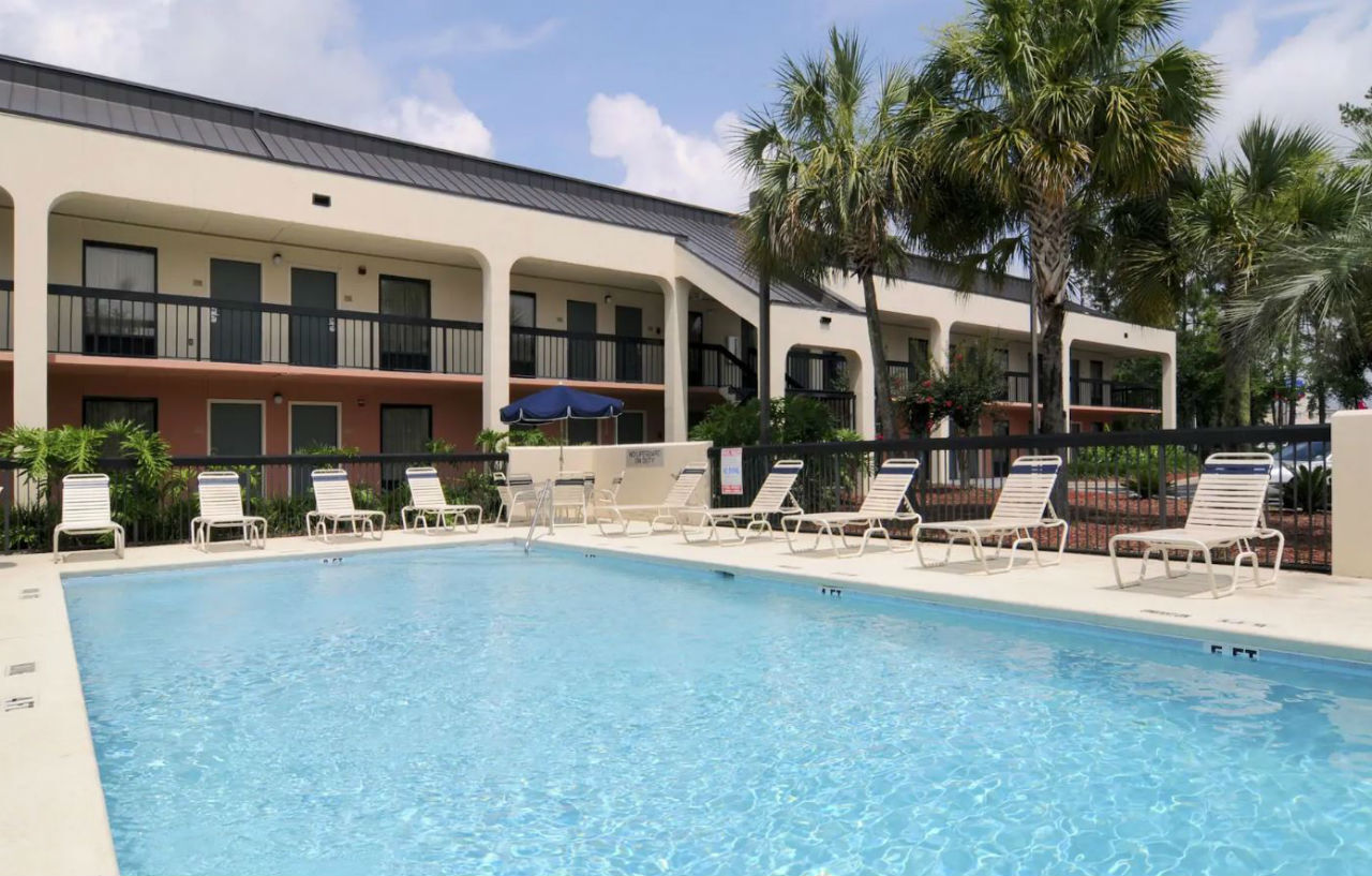 Baymont By Wyndham Tallahassee Extérieur photo